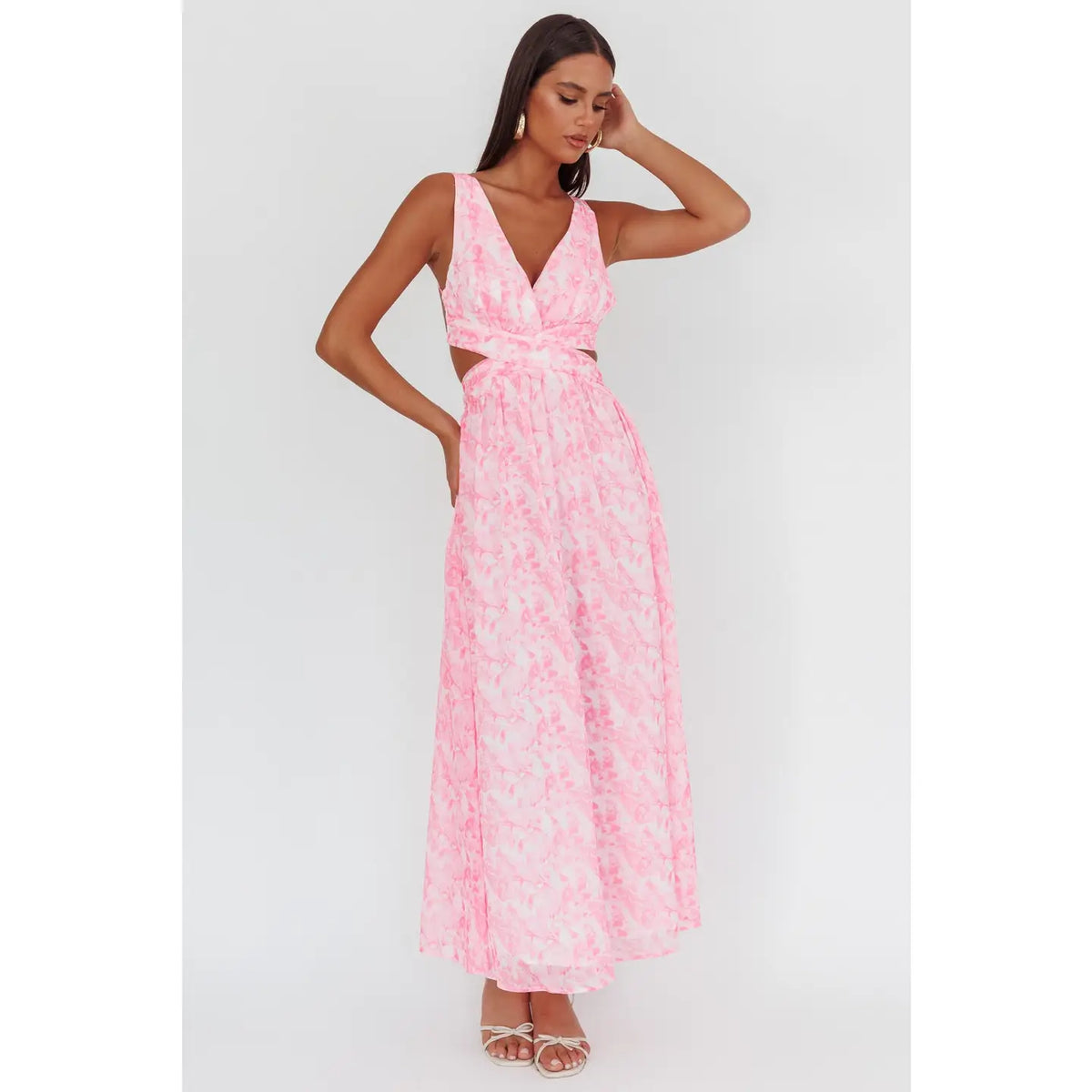 Deep V Neckline Maxi Dress – A Diamond in the North